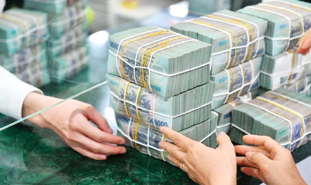 Nhiều ngân hàng tăng lãi suất huy động ở các kỳ hạn trung và dài.