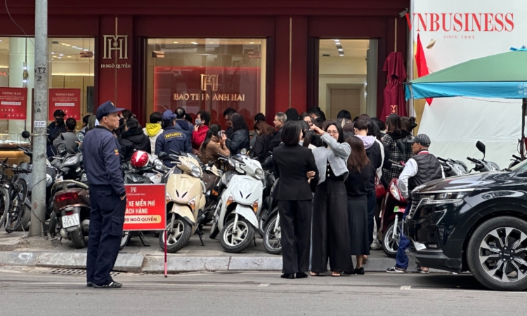 Mua vàng ngày vía Thần Tài: Hết hàng, lỗi thanh toán và bẫy lừa online