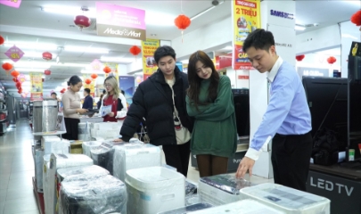 Khách hàng tìm mua máy hút ẩm tăng mạnh trong những ngày nồm ẩm.