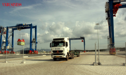 Với mô hình đặc thù mới ở Việt Nam như khu thương mại tự do (FTZ) rất cần “chiếc áo rộng hơn” để vươn mình, trong đó thể chế phải nâng cấp trước.