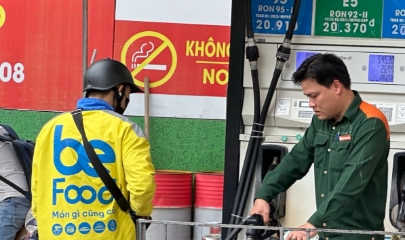 Giá xăng RON95 tăng gần 1.000 đồng/lít