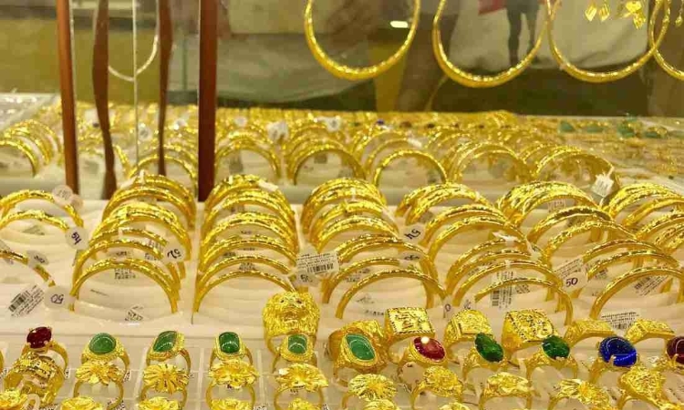 Giá vàng trong nước chạm ngưỡng 185 triệu đồng/lượng trong ngày vía Thần Tài
