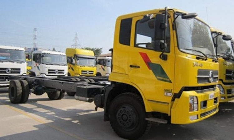 Ô tô nhập khẩu đầu năm: Xe con chững lại, xe tải
