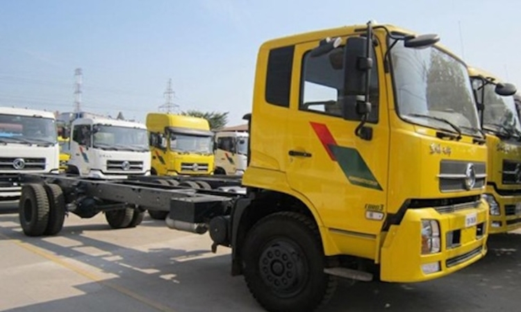 Ô tô nhập khẩu đầu năm: Xe con chững lại, xe tải