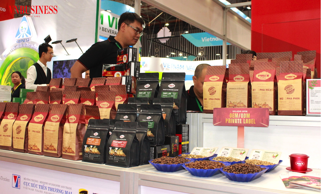 Các DN xuất khẩu cà phê đang chuyển dịch theo hướng nâng cao giá trị gia tăng thay vì phụ thuộc vào cà phê nhân thô.