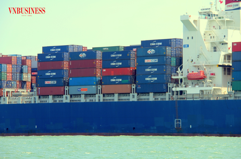 Thuế quan cao, xung đột Trung Đông: Logistics, dệt may, phân bón và cao su ứng phó ra sao?