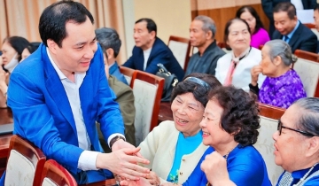 Trưởng ban Tuyên giáo MTTQ Việt Nam Vũ Văn Tiến tiếp xúc cử tri Hải Phòng, nhận được nhiều ý kiến ủng hộ