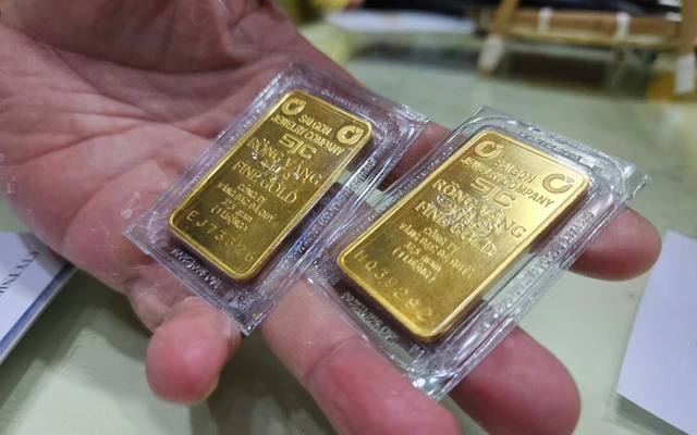 Giá vàng trong nước quay đầu giảm 900.000 đồng/lượng