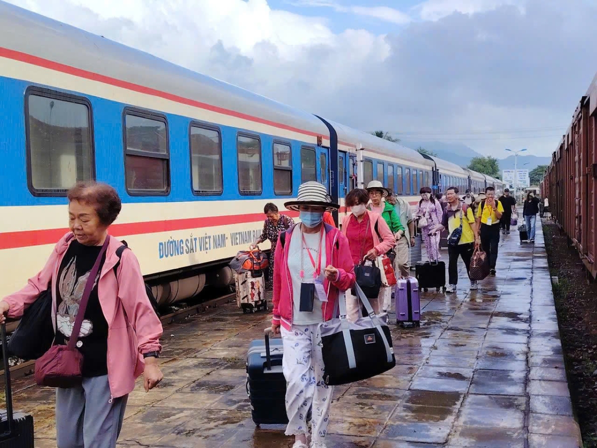 Đường Sắt Việt Nam tăng 10% giá vé hành khách và 15% giá cước vận chuyển hàng hóa từ ngày 8/3.