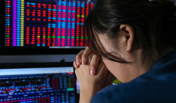 Vì sao cổ phiếu đột ngột lao dốc, đặc biệt là nhóm ‘xương sống’?