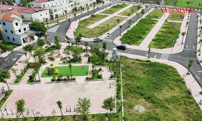 Đất đấu giá vẫn âm ỉ ‘sốt’
