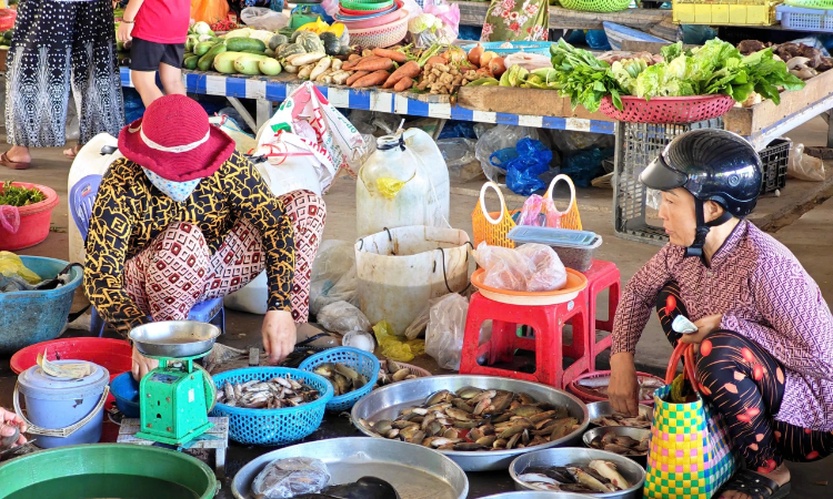 Nhiều hộ kinh doanh gặp khó với quy định xuất hóa đơn điện tử