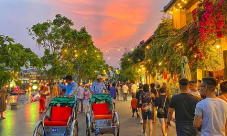 Lượng khách quốc tế đến Việt Nam tăng mạnh trong hai tháng đầu năm.