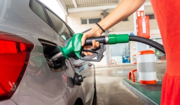 Sau 1 năm, giá xăng Việt Nam tiến gần mức trung bình thế giới