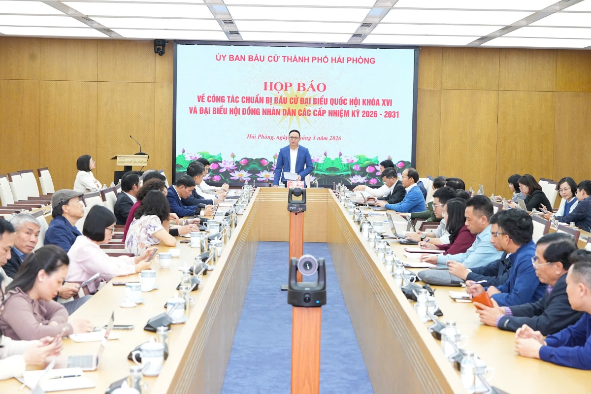 Đại diện Ủy ban Bầu cử thành phố Hải Phòng thông tin về công tác chuẩn bị cho ngày bầu cử sắp diễn ra trên địa bàn thành phố. Ảnh: ĐT