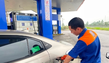Tiếp tục chi Quỹ bình ổn, giá xăng RON95 giảm gần 4.000 đồng/lít