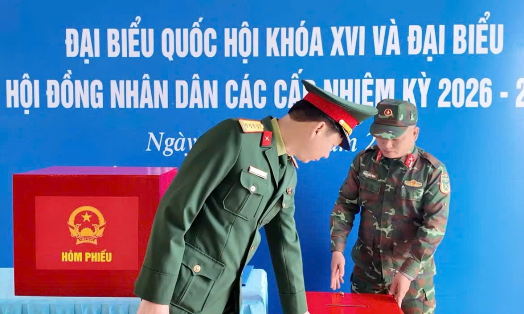 Bạch Long Vĩ sẵn sàng cho bầu cử sớm 14/3