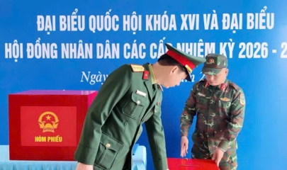 Bạch Long Vĩ sẵn sàng cho bầu cử sớm 14/3