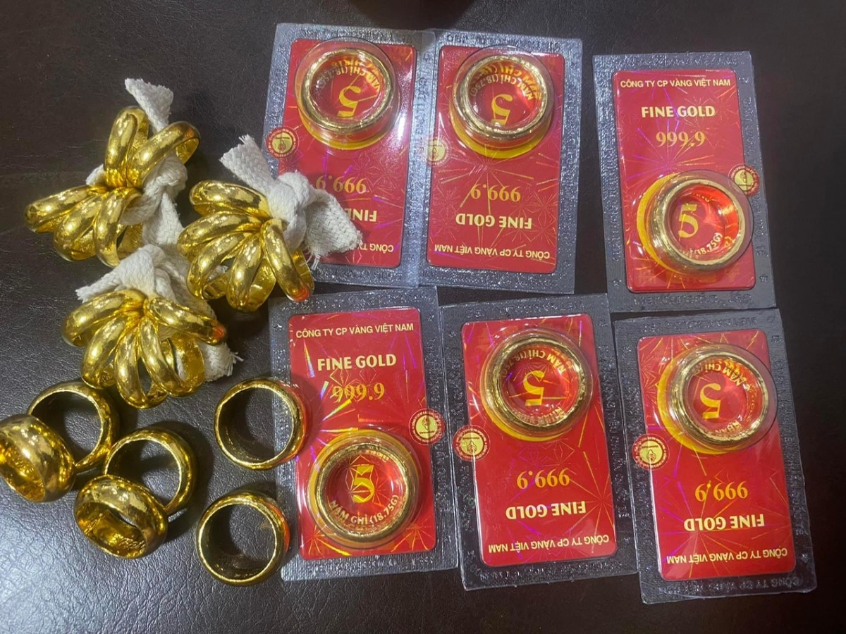 Giá vàng hạ nhiệt, vàng miếng và vàng nhẫn cùng lùi về 186 triệu đồng/lượng