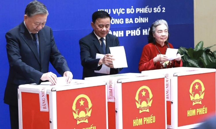 Hà Nội gần như “phủ kín” lá phiếu: 99,54% cử tri tham gia bầu cử