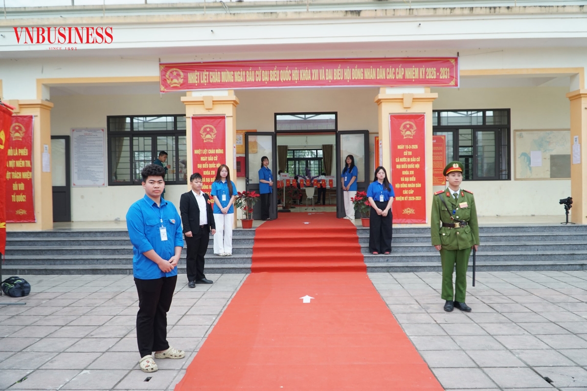 Công tác tổ chức tại các điểm bỏ phiếu được thực hiện chu đáo, khoa học, tạo điều kiện thuận lợi để cử tri tham gia bỏ phiếu trong không khí trang nghiêm, an toàn và đúng quy định.