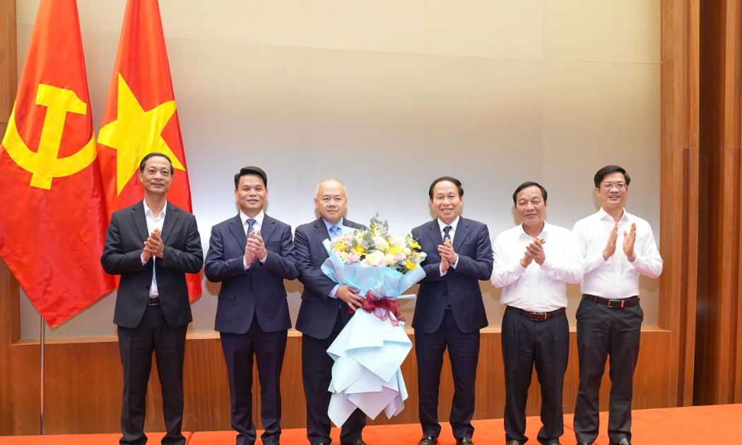 Hải Phòng triển khai công tác cán bộ: Thứ trưởng Bộ Tài chính Đỗ Thành Trung giữ chức Phó Bí thư Thành ủy Hải Phòng