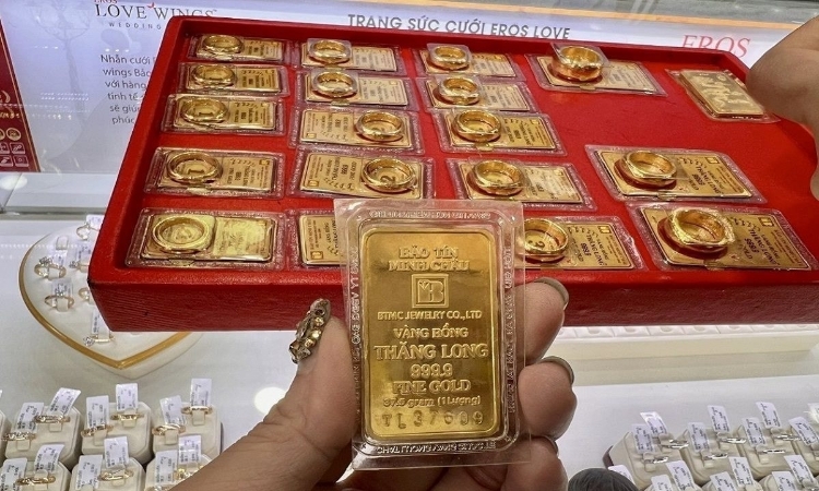 Giá vàng trong nước tăng thêm 500.000 đồng/lượng, chạm 183,1 triệu đồng dù thế giới giảm