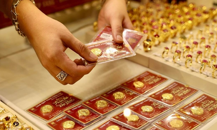 Giá vàng miếng đi ngang, vàng nhẫn tại một số thương hiệu lớn giảm