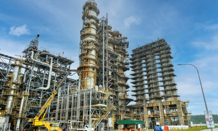 Lọc hoá dầu Bình Sơn có nguy cơ “rời sàn”