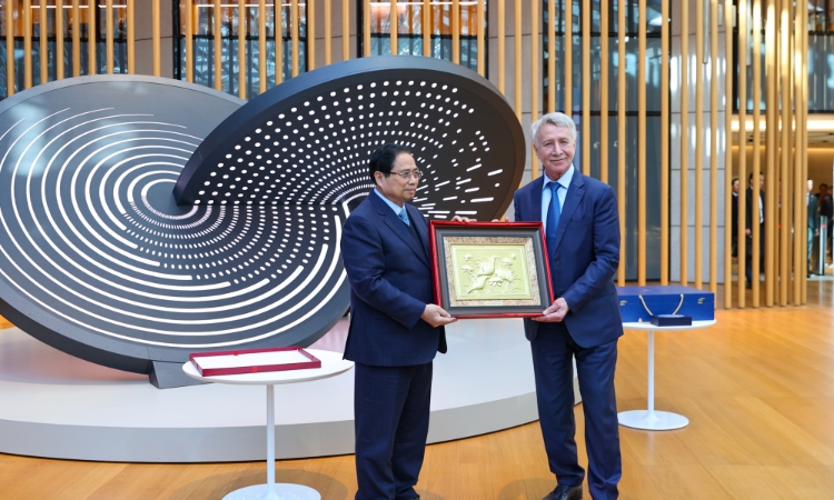 Tập đoàn khí đốt hàng đầu của Nga quan tâm lĩnh vực LNG tại Việt Nam