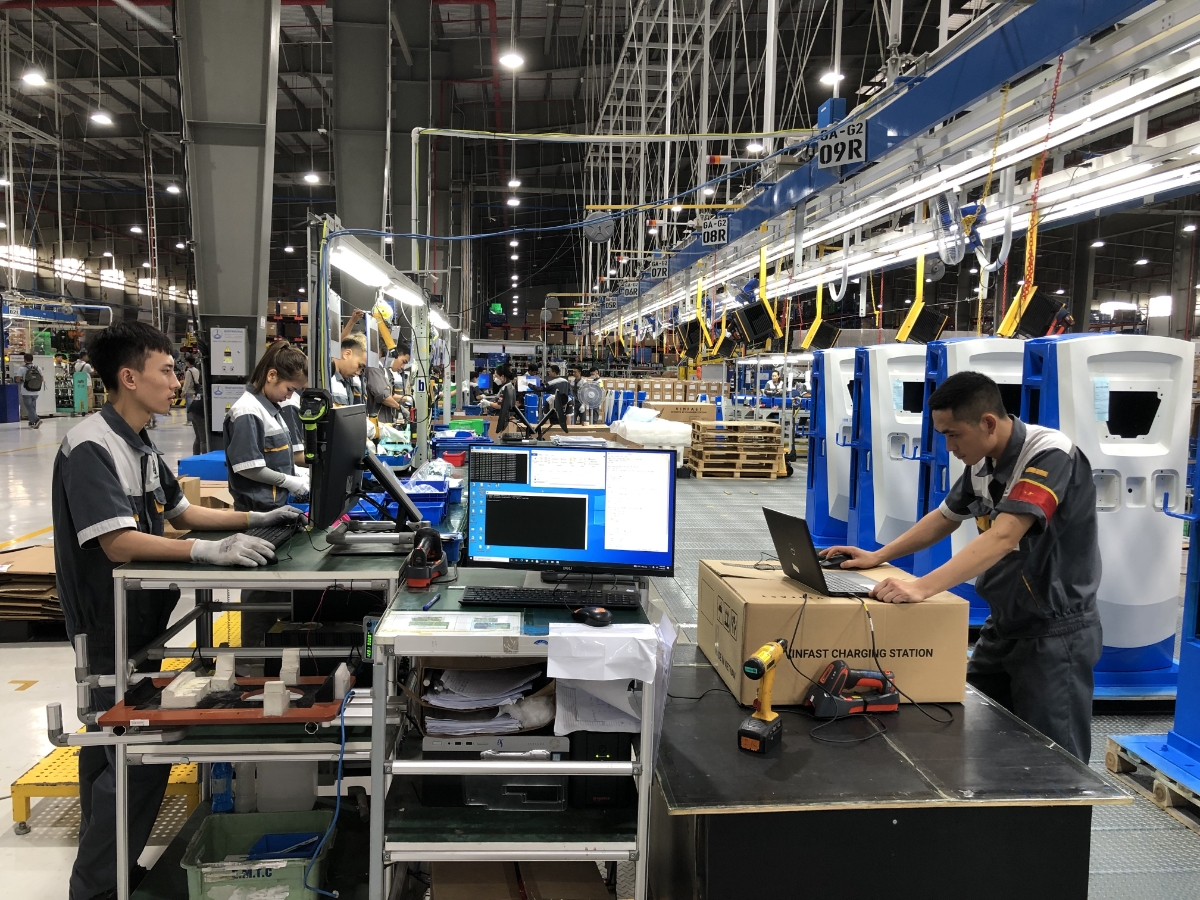 Xây dựng và triển khai chương trình phát triển 1.000 doanh nghiệp tiêu biểu, tiên phong trong đổi mới sáng tạo, chuyển đổi số, chuyển đổi xanh...