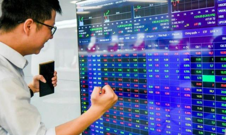 Biến động kéo dài, cổ phiếu cổ tức có còn là “gà đẻ trứng vàng”?