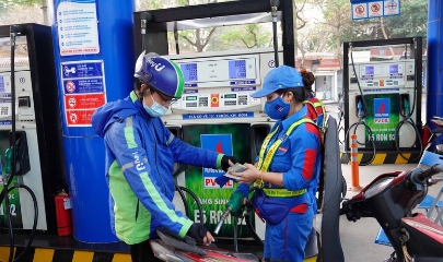 Dù hiện nay, năng lực sản xuất xăng dầu trong nước đã được cải thiện, mức độ tự chủ vẫn còn hạn chế do phụ thuộc vào nguồn nguyên liệu và thị trường bên ngoài.
