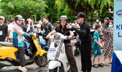 Xe điện dần trở thành lựa chọn phổ biến khi áp lực nhiên liệu ngày càng lớn.