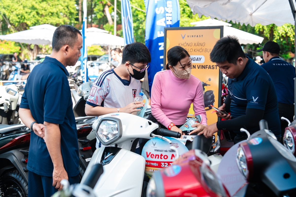 Xu hướng điện hóa giao thông ngày càng rõ nét tại các đô thị lớn.