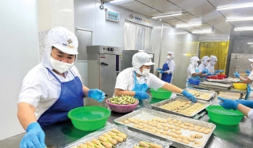 Bị “kẹp” giữa chi phí và đơn hàng, doanh nghiệp vẫn quyết giữ giá