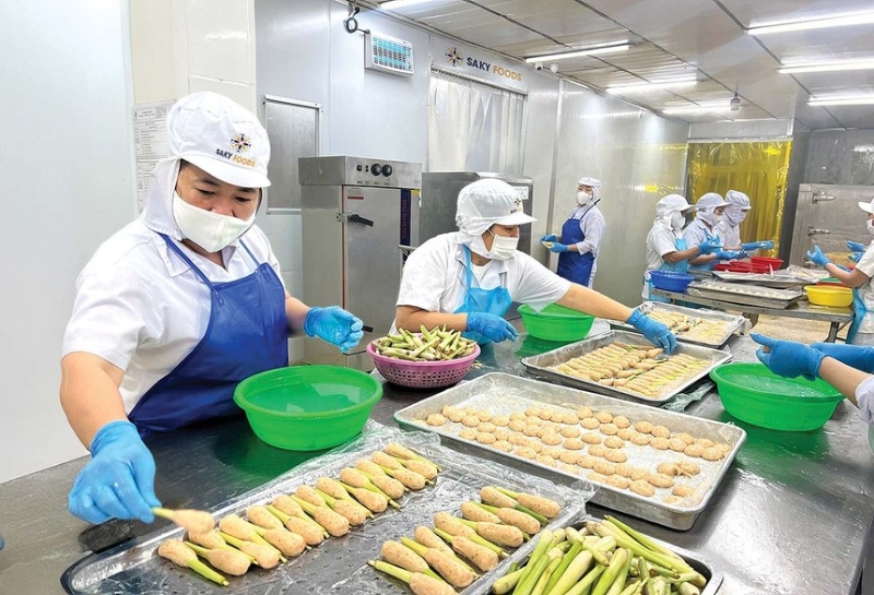 Bị “kẹp” giữa chi phí và đơn hàng, doanh nghiệp vẫn quyết giữ giá