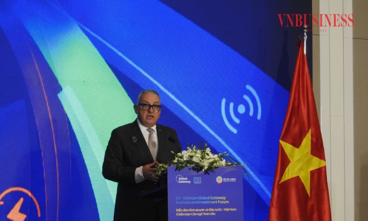 Công bố khoản đầu tư 560 triệu euro vào giao thông vận tải và năng lượng Việt Nam