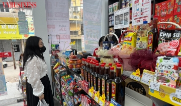 Chi phí vận chuyển leo thang: Doanh nghiệp căng mình giữ giá, người dân thắt chặt chi tiêu