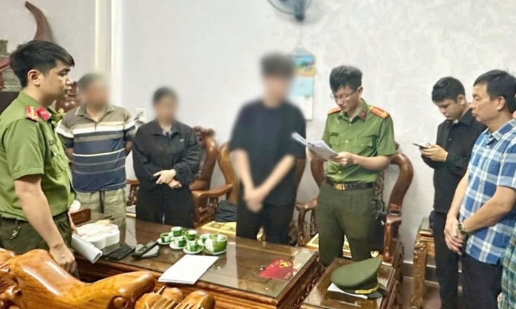 Đường dây mã độc do học sinh lớp 12 cầm đầu vận hành ra sao?