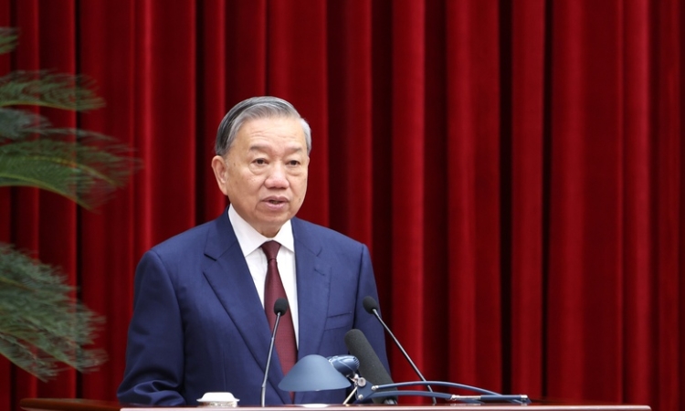 Bế mạc Hội nghị lần thứ hai Ban Chấp hành Trung ương Đảng khoá XIV