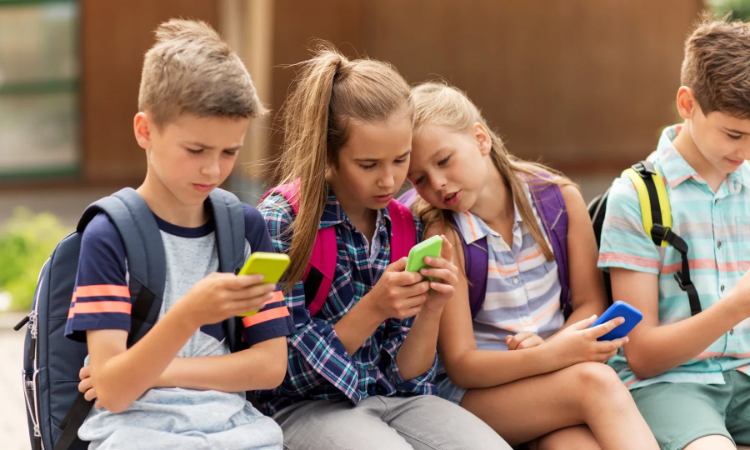 Meta và Google đối mặt kiện tụng vì tác động giới trẻ