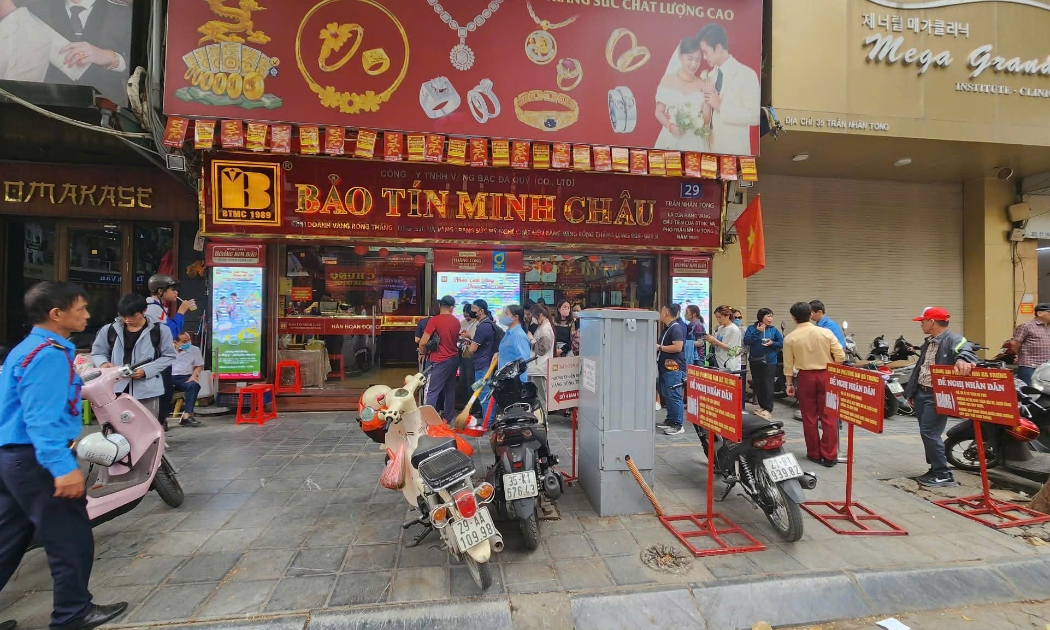 Lượng khách không còn đông như trước