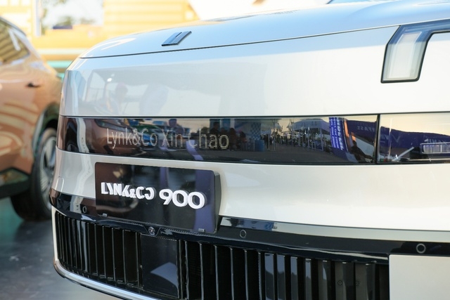 Thị trường ô tô bước vào giai đoạn cạnh tranh đa nền tảng.