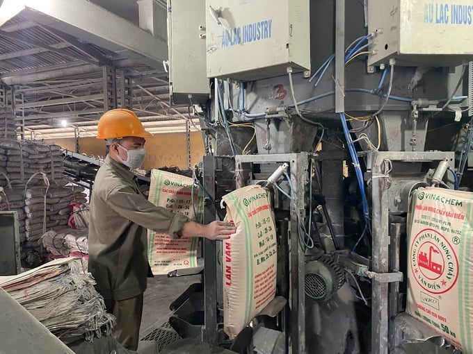 Cổ phiếu VAF của Phân lân Văn Điển có nguy cơ bị hủy niêm yết.