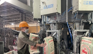 Lãi kỷ lục vẫn có nguy cơ “bay màu” khỏi HoSE: Chuyện gì xảy ra với Phân lân Văn Điển?