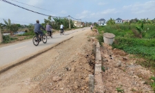 Đường hỏng, người dân mong muốn sớm được khắc phục triệt để