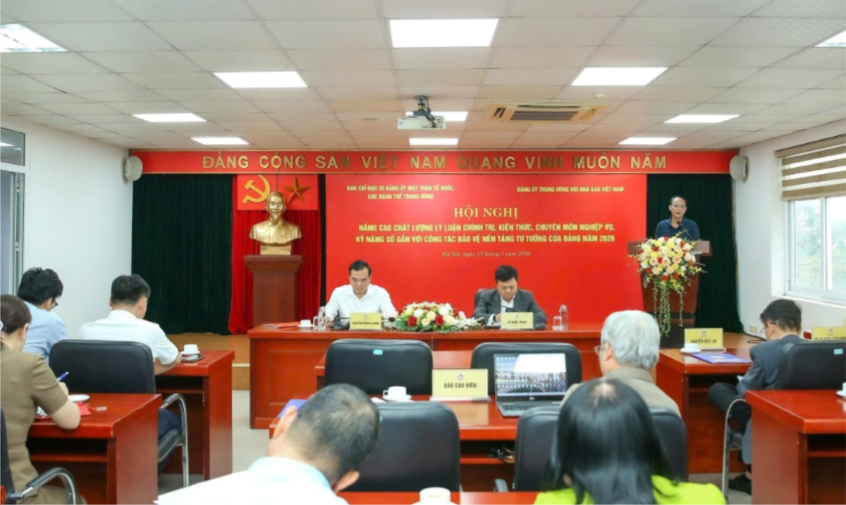 Đại tá Lê Ngọc Long, Phó Tổng Biên tập Báo Quân đội nhân dân phát biểu