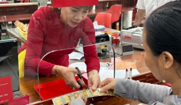 Chiều mua vào vàng nhẫn nhiều thương hiệu cao hơn vàng miếng