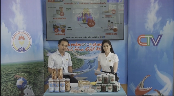 Phiên livestream đầu tiên.